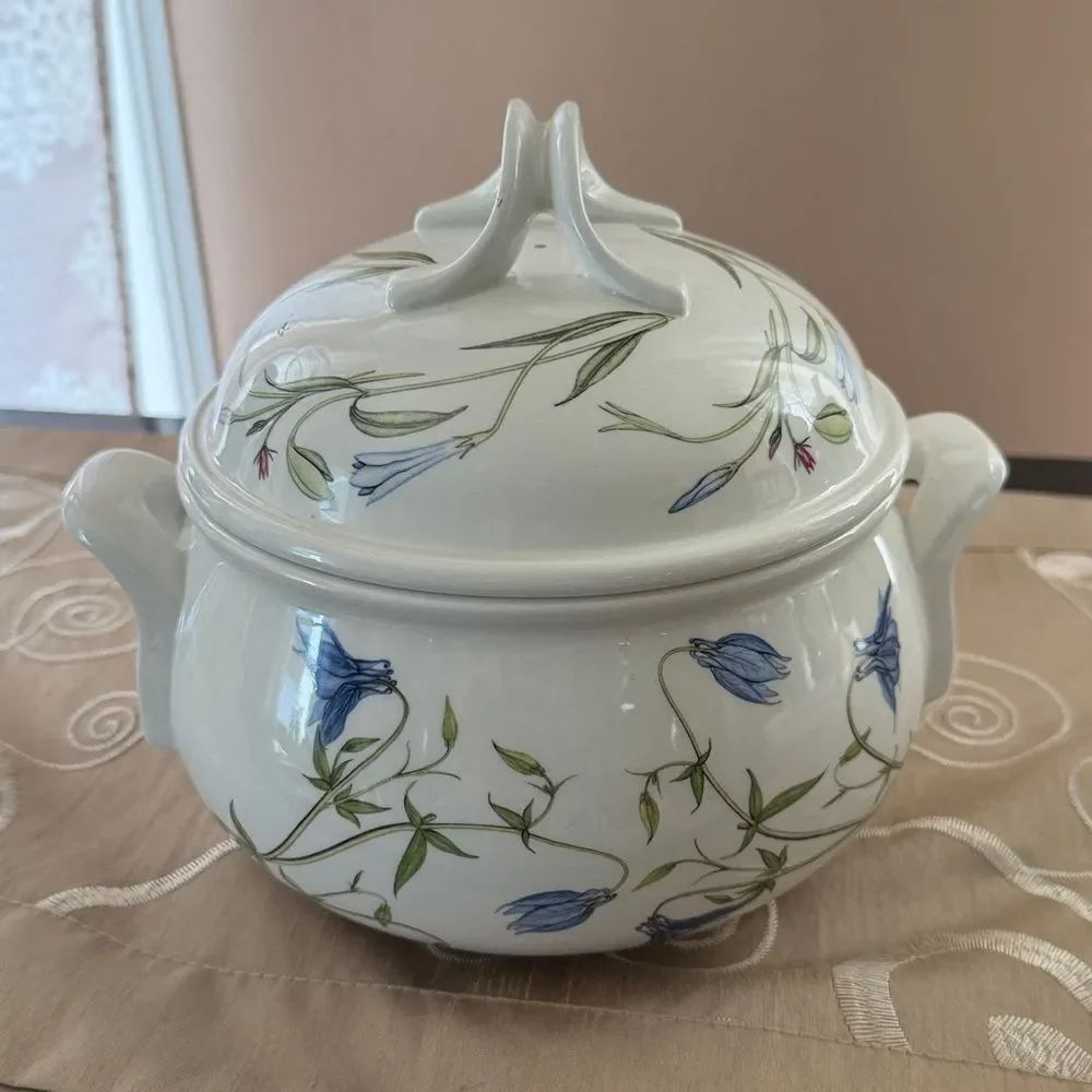 Source Unknown portmeirion queen